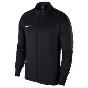 Nike : Men’s Track Jacket